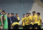 دیدار تیم‌های فوتبال استقلال و سپاهان