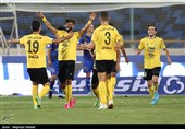 دیدار تیم‌های فوتبال استقلال و سپاهان