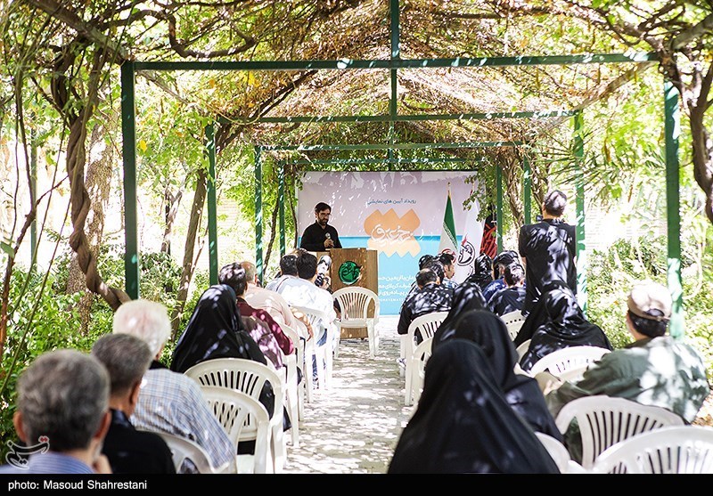 بدرقه کاروان هنرمندان به کربلا
