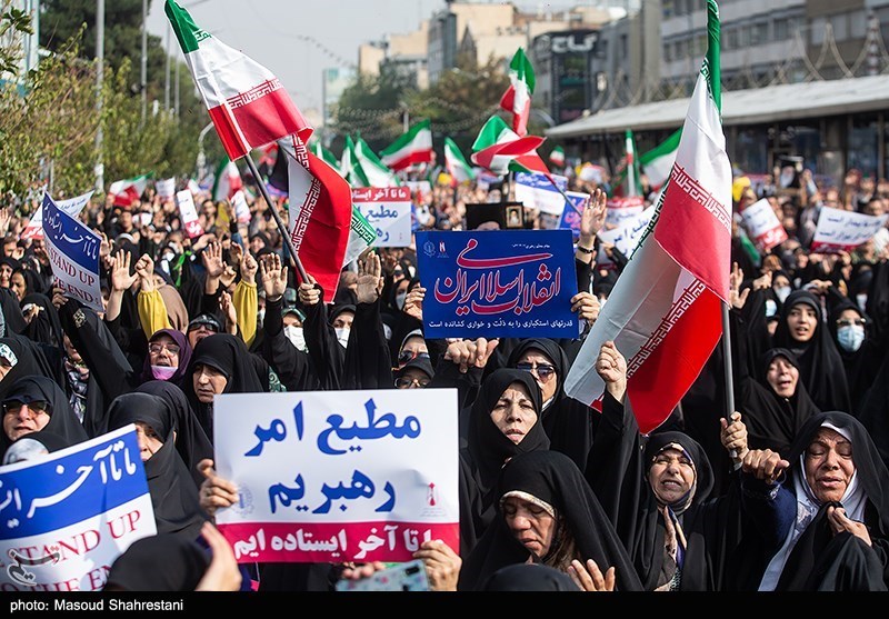 راهپیمایی مردم تهران در محکومیت جنایت تروریستی حرم شاهچراغ
