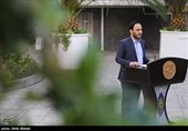حضور علی بهادری جهرمی سخنگوی دولت در حاشیه جلسه هیئت دولت چهارشنبه 2 آذر