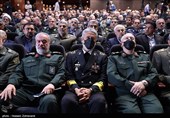 سرلشکر سید یحیی رحیم صفوی دستیار و مشاور عالی رهبر معظم انقلاب در امور نیروهای مسلح ، حبیب‌الله سیاری معاون هماهنگ‌کننده ارتش و سردار علی فدوی جانشین فرمانده کل سپاه پاسداران  در همایش ملی جایگاه علم و فناوری در دفاع مقدس