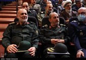 سردار محسن رفیق‌دوست و سردار تقی زاده ،رئیس دانشگاه صنعتی مالک اشتر وزارت دفاع در همایش ملی جایگاه علم و فناوری در دفاع مقدس