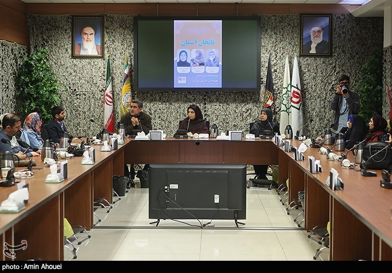 نشست نقد و بررسی کتاب فاتحان آسمان
