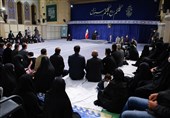 جمعی از خانواده شهدای حادثه تروریستی شاهچراغ با رهبر انقلاب دیدار کردند