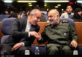 سردار حسین سلامی فرمانده کل سپاه پاسداران و ناصر کنعانی سخنگوی وزرات امور خارجه در نخستین سالگرد سردار شهید حسن ایرلو