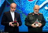 تقدیر خانواده سردار شهید حسن ایرلو از سردار حسین سلامی فرمانده کل سپاه پاسداران و ناصر کنعانی سخنگوی وزرات امور خارجه در نخستین سالگرد سردار شهید حسن ایرلو