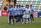آغاز نیم‌فصل دوم لیگ یک با 2 اتفاق/ لغو بازی به‌خاطر بی‌پولی و ورود هلی‌کوپتر به زمین! + فیلم
