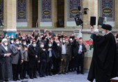 جمعی از مداحان و شاعران اهل‌‌بیت‌(ع) با رهبر انقلاب دیدار کردند