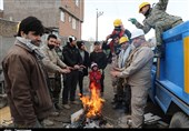اهدای جایزه نقدی سیمرغ بهترین فیلم کوتاه جشنواره فیلم فجر به مردم «خوی»