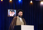 دشمن با جنگ روانی به‌دنبال خروج دولت از ریل انقلاب است