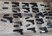 کشف سلاح جنگی و 16 تیر در دکه مطبوعاتی خیابان مولوی