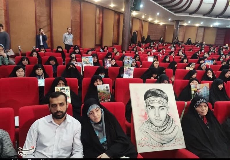 خاتون و قوماندان , مدافعان حرم , لشکر فاطمیون , تقریظ ,
