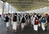تصاویری از عزیمت هزاران زائر به سرزمین منا با پای پیاده