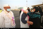 بازگشت اولین گروه از حجاج بیت الله الحرام به فرودگاه همدان