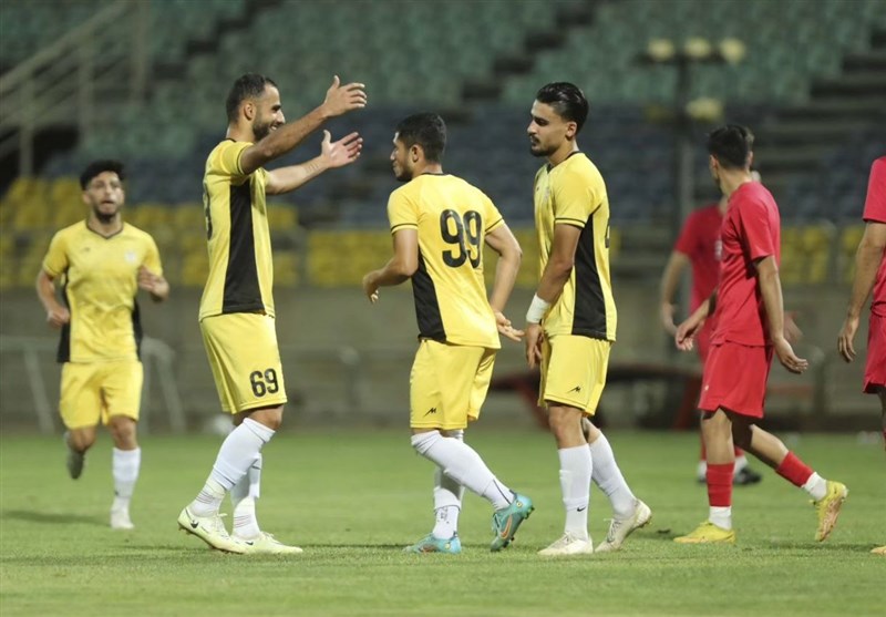 لیگ دسته اول فوتبال , یحیی گل‌محمدی , تیم فوتبال پرسپولیس , مهدی رجب‌زاده , تیم فوتبال ذوب‌آهن اصفهان , محمد ربیعی , 