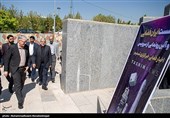 حسن سالاریه رئیس سازمان فضایی ایران و مجید قلی زاده مدیرعامل خبرگزاری تسنیم در نشست ایران فضایی و آئین رونمایی از سرویس فضا و نجوم خبرگزاری تسنیم