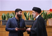 تقدیر رئیس‌جمهور از خادم فداکار حرم شاهچراغ