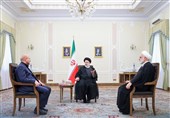 بررسی راه‌های تعامل دولت و محلس برای تصویب بودجه در جلسه سران قوا