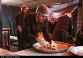 خدمت رسانی به زائرین اربعین حسینی در سامرا