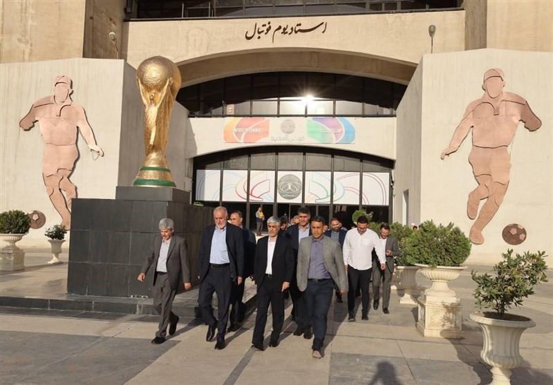 ورزشگاه آزادی , کیومرث هاشمی , وزارت ورزش و جوانان ,