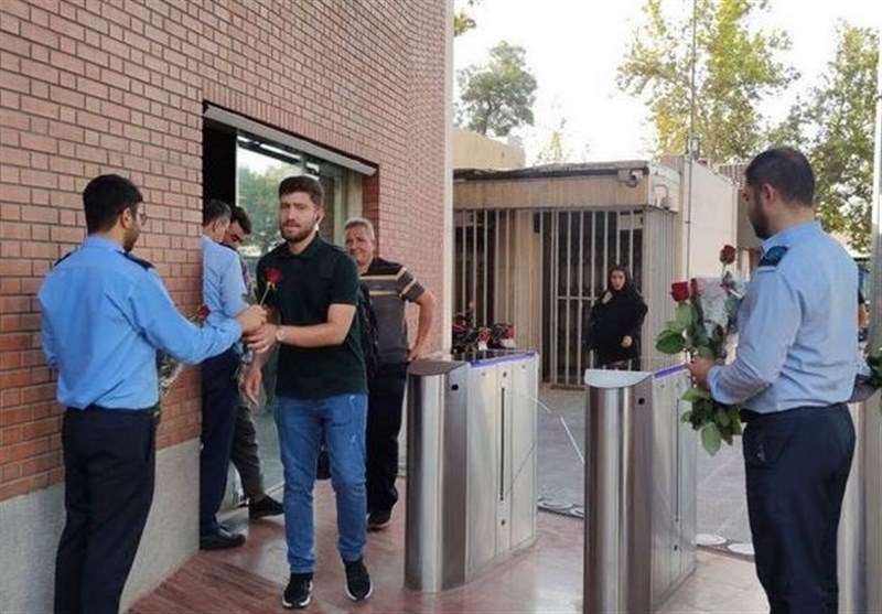 دانشگاه های جمهوری اسلامی ایران , دانشگاه آزاد اسلامی , دانشگاه صنعتی شریف , وزارت علوم ,