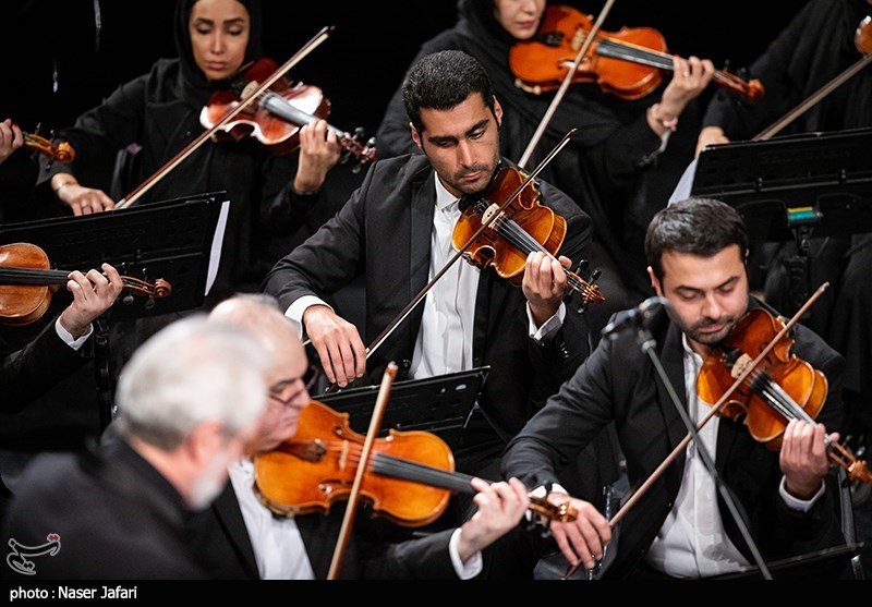 ارکستر ملی ایران به رهبری همایون رحیمیان