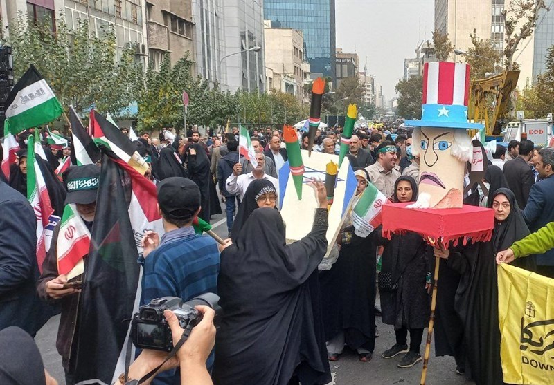 Iranians Express Support for Gaza on National Day against Global Arrogance