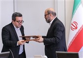 تفاهم‌نامه همکاری سازمان ثبت اسناد و بنیاد مستضعفان برای تسریع در تثبیت مالکیت‌های بنیاد امضا شد