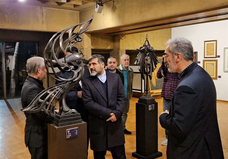 نمایشگاه هنرمندان پیشکسوت در نیاوران