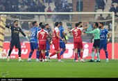 پاشازاده: صحبت‌ استقلالی‌ها و پرسپولیسی‌ها برای زمین‌های خاکی است/ جا ندادند بازی را ببینم!