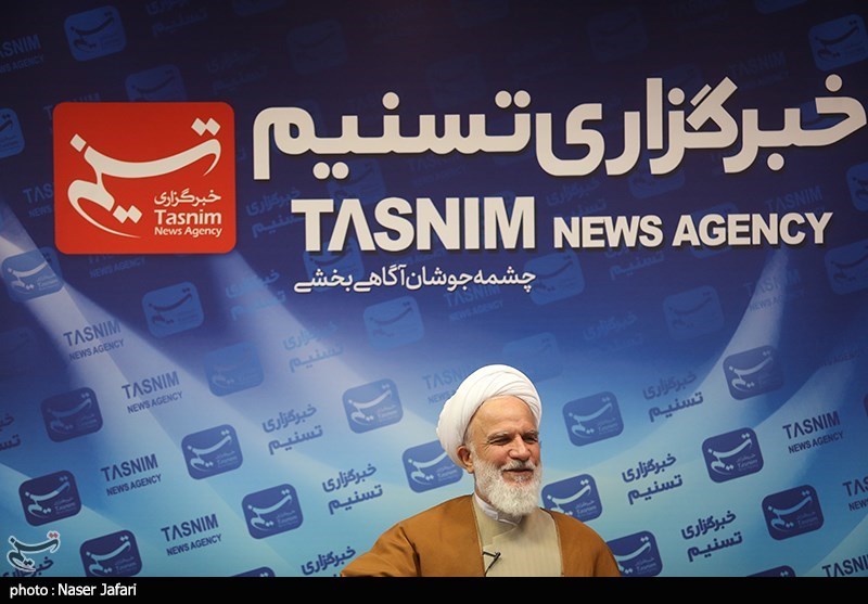 حضور آیت الله  عراقی در خبرگزاری تسنیم