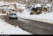 ترافیک سنگین در چالوس/بارش برف و باران در جاده‌های 9 استان