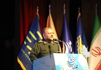 امام با قدرت نرم هندسه جهانی قدرت را تغییر داد