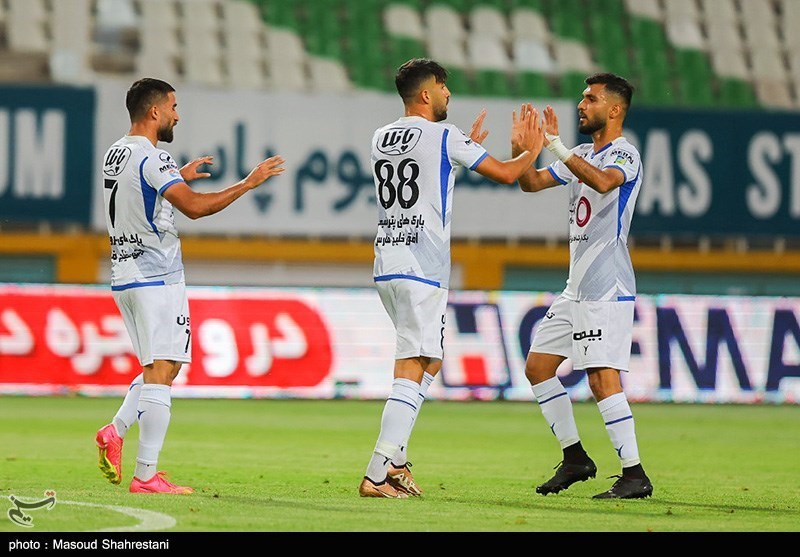 لیگ برتر فوتبال , تیم فوتبال پرسپولیس , تیم فوتبال استقلال , تیم فوتبال صنعت نفت آبادان , تیم فوتبال پیکان تهران , تیم فوتبال سپاهان اصفهان , 