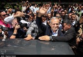 حضور مسعود پزشکیان نامزد چهاردهمین دوره ریاست‌جمهوری در بیمارستان فیروزآبادی شهرری
