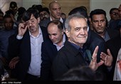 حضور مسعود پزشکیان در شعبه اخذ رأی