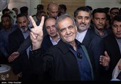 حضور مسعود پزشکیان در شعبه اخذ رأی