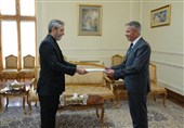 تسلیم استوارنامه‌های سفرای نیجر و آلمان در تهران