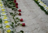 آیین گلباران مزار استاد شهریار برگزار شد