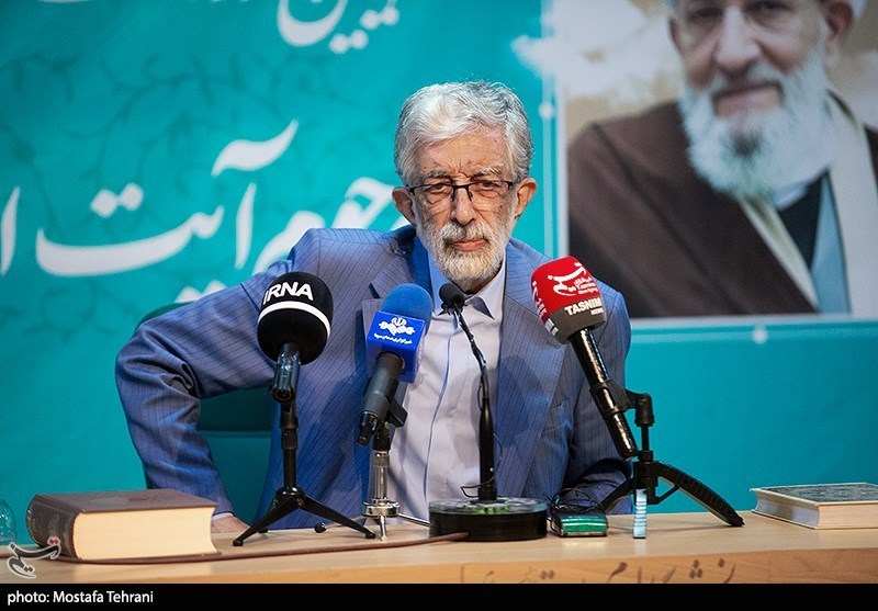واکنش حدادعادل به تهدید نتانیاهو برای حمله به ایران پیش از انتخابات رئیس فرهنگستان زبان و ادب فارسی گفت: ملت ایران با تهدیدهای ترامپ و نتانیاهو از مواضع خود عقب‌نشینی نمی‌کند. 23 دقیقه پیش