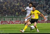 مهاجم سپاهان 2 زندانی آزاد کرد