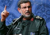 بازگرداندن یک کانتیربر در تنگهٔ هرمز توسط سپاه