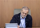 بزشکیان: المشارکة اللافتة للشعب فی مسیرات 11 فبرایر حملت رسالة عدم الاستسلام