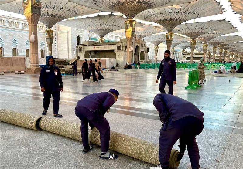 خادمان حرم پیامبر