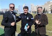 نظری جویباری به بازیکنان استقلال: به هواداران هدیه بدهید