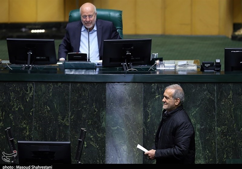 پزشکیان به مجلس رفت