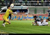 دیدار تیم های فوتبال ذوب آهن و استقلال