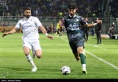 دیدار تیم های فوتبال ذوب آهن و استقلال