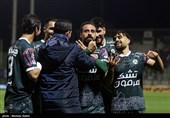 دیدار تیم های فوتبال ذوب آهن و استقلال